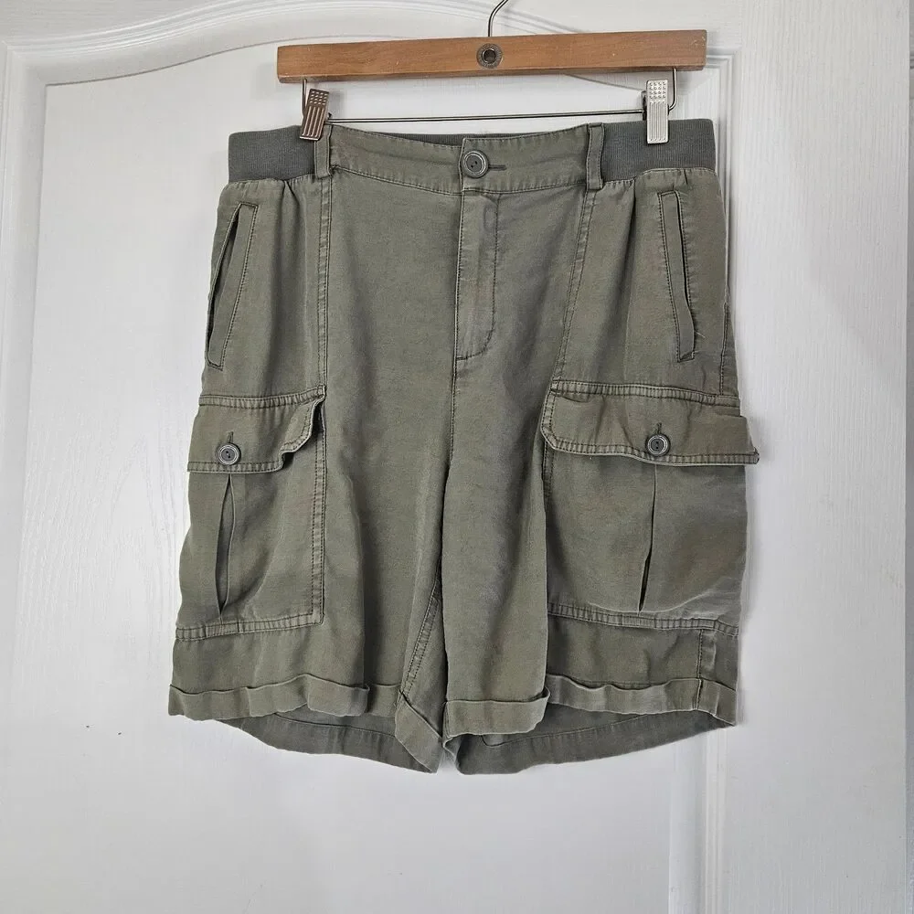 Soft Surroundings Pali Safari Cargo Shorts Size M Drab Green Baggy Pull On